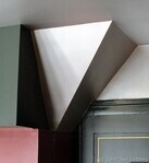 Bibliotheek/studeerkamer, detail overgang muur en dak.
<br/>
Gert-Jan Lobbes, 2016